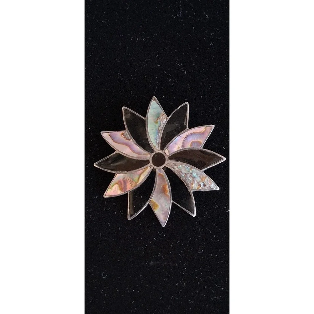 Sterling Silver Pinwheel Brooch/pendan Inlaid of Black Onyx Iridescent Abalone